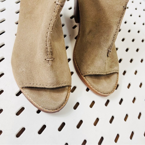 FRYE Courtney Tan Suede Sling Block Heel Sandals - Size 7 - Picture 3 of 9